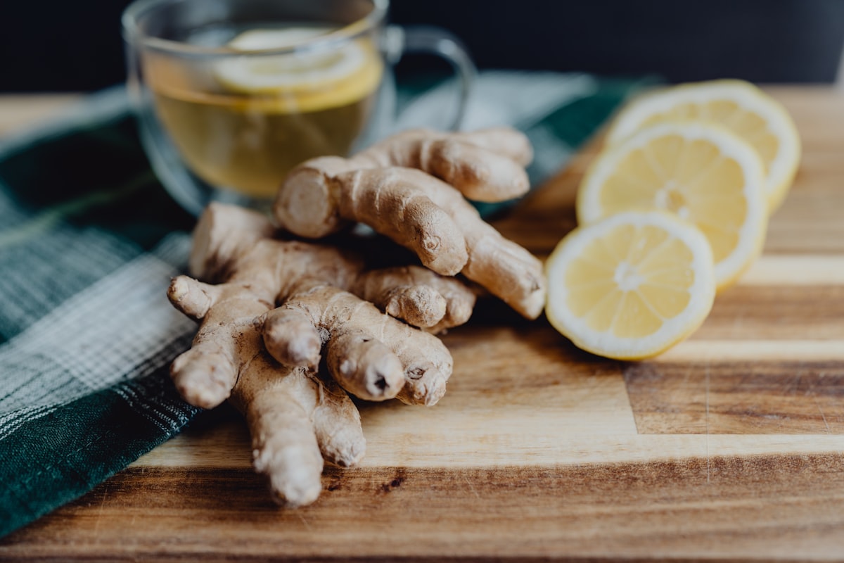 Té de jengibre y limón descongestinante